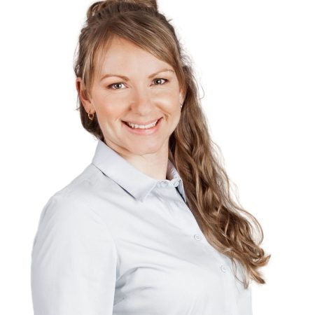 Cynthia-portrait-fond-blanc1